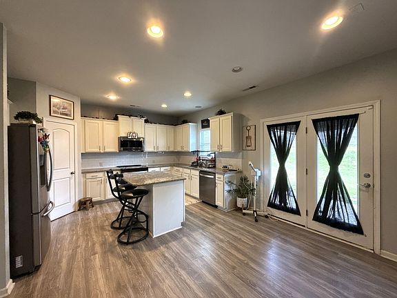 5th image of 10426 Kempsford Dr