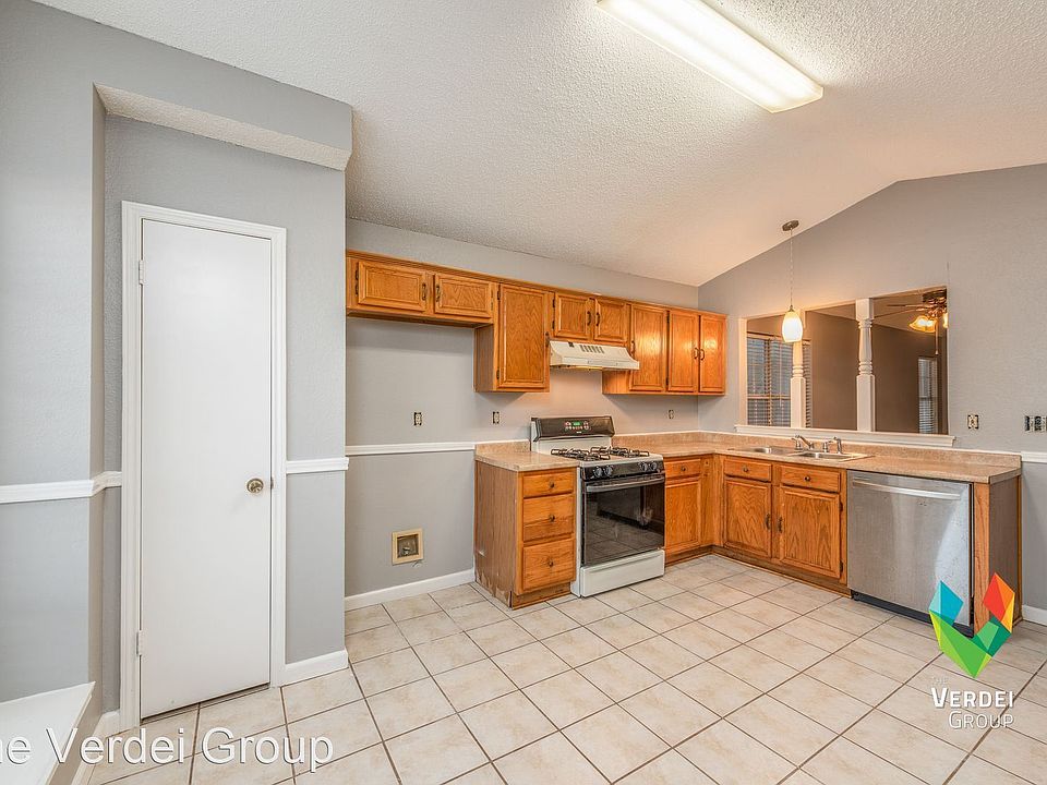 1st image of 4319 Largo Dr