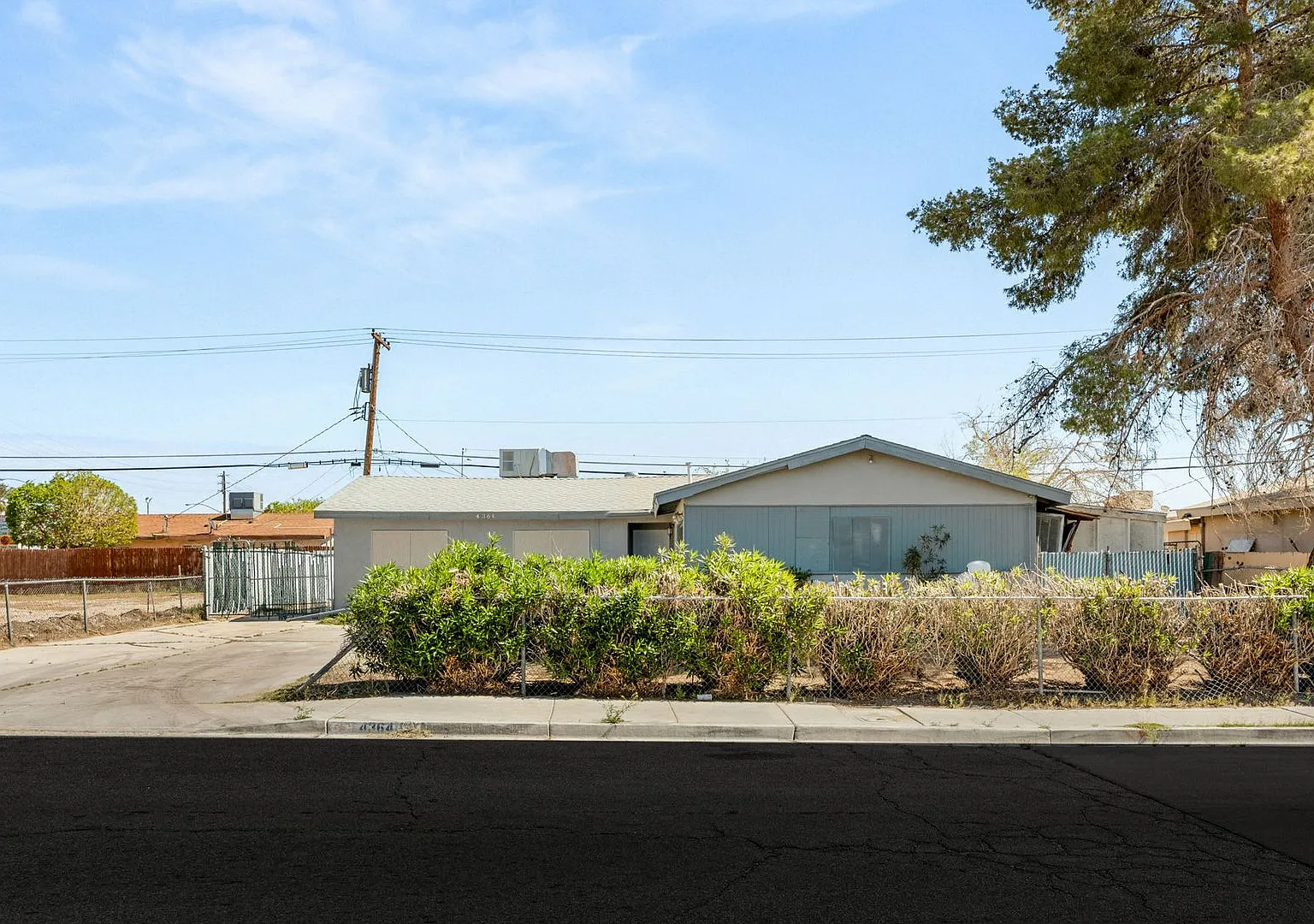 Charming Single-Story Home with No HOA & Attached 2-Car Garage — Photo 2