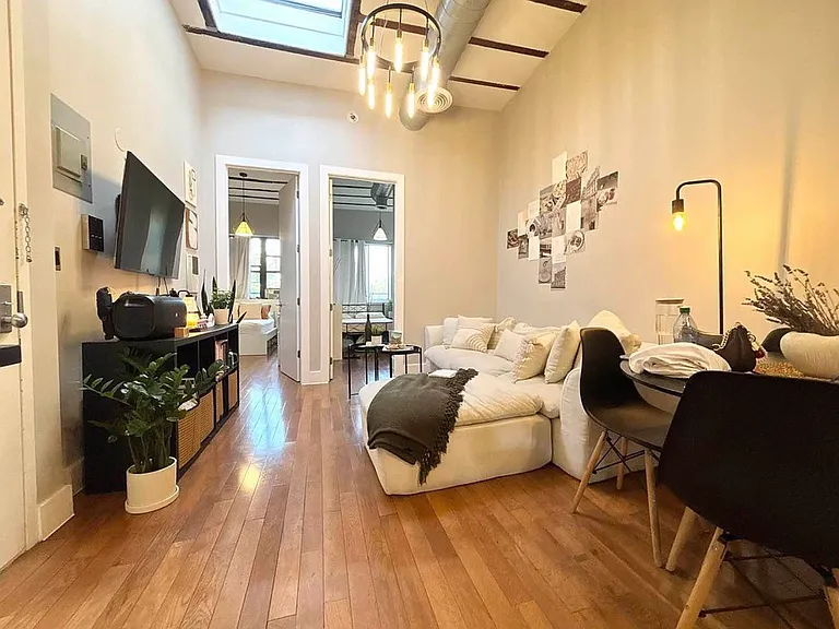 64 Palmetto St #2R — Photo 1