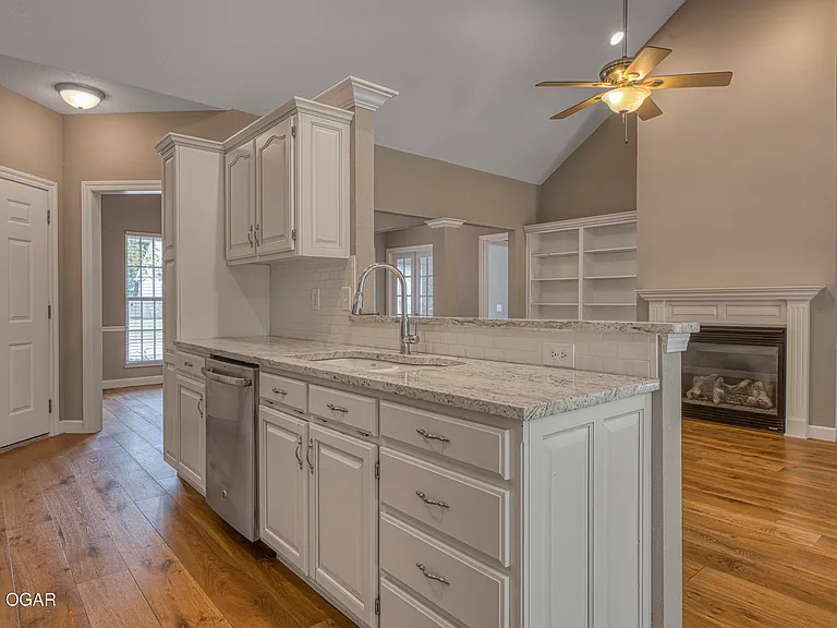2813 Waters Edge Blvd — Photo 11