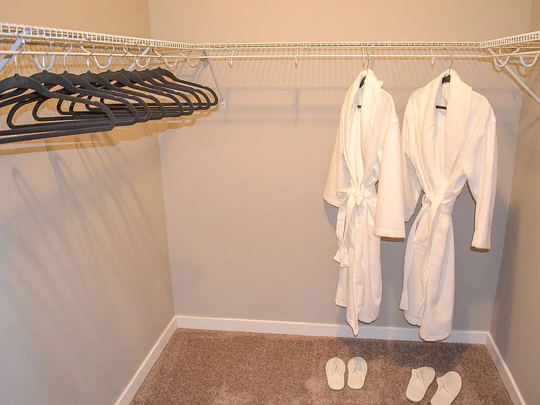 Black Feather Apartment Homes — Photo 15