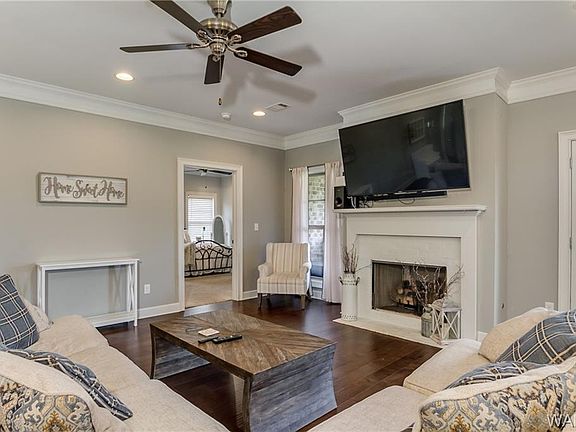 3rd image of 11435 Stella Way