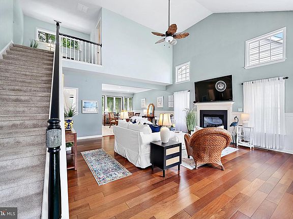 4th image of 58 Hingham Ln