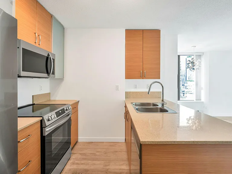 928 Homer St #1601 — Photo 3