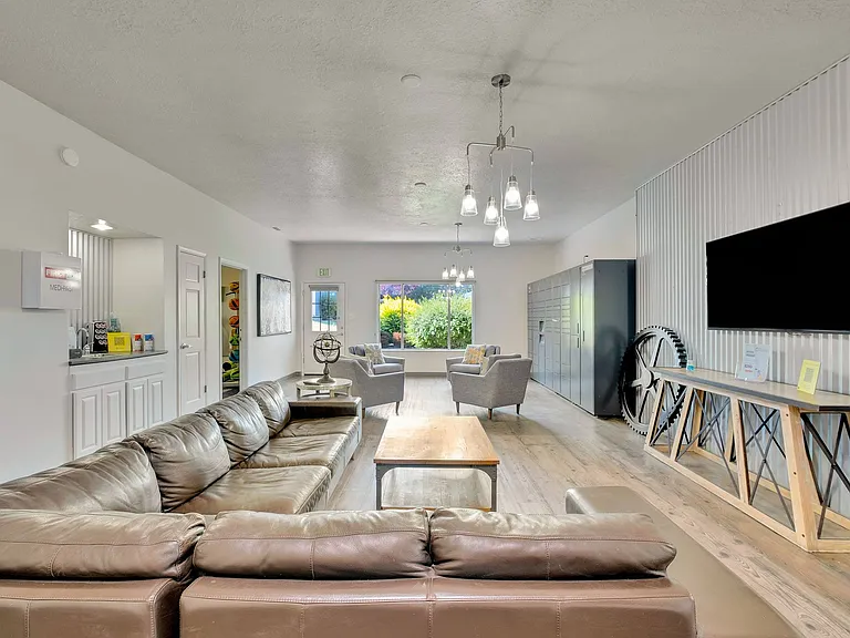 The Pointe at Northridge — Photo 21