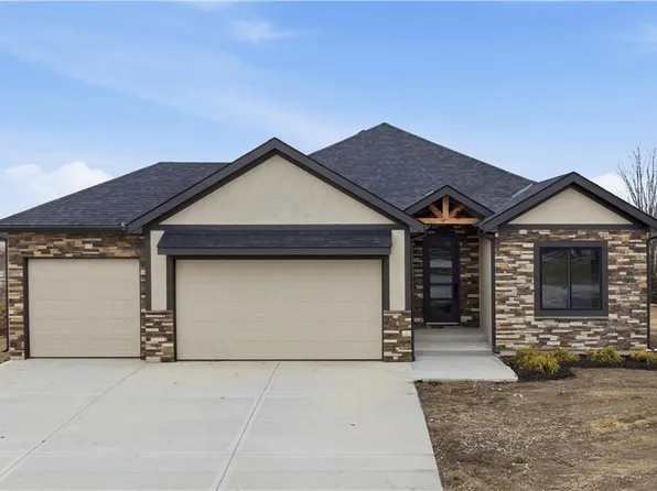 27601 E 128th Ct, Lees Summit, MO 64086