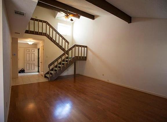 4th image of 1009 Solano Dr