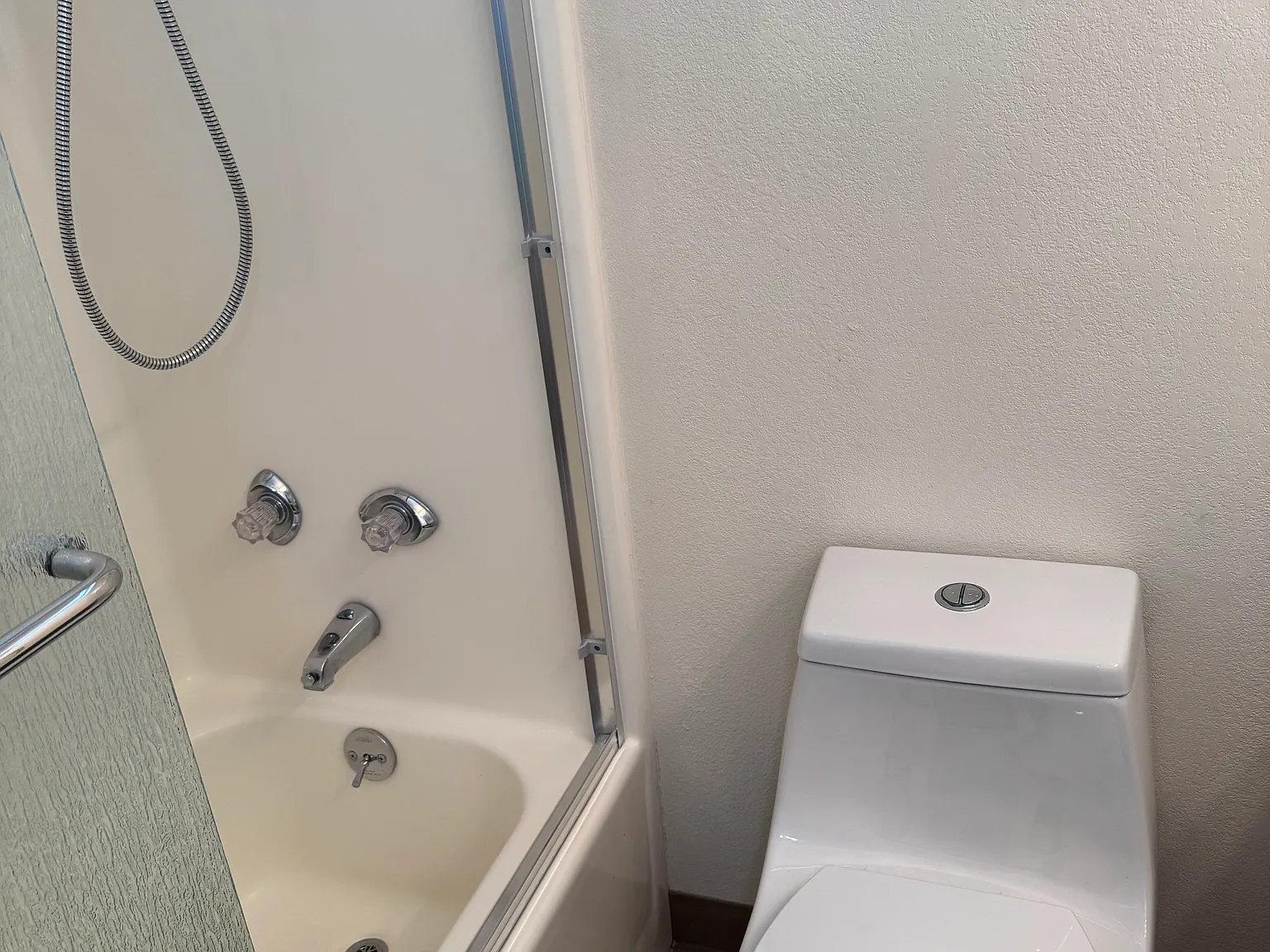 2 bed, 1200 sqft, $1,875 — Photo 3