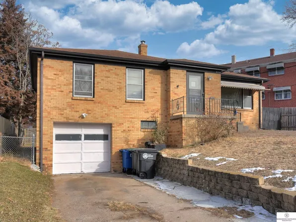 5218 Boyd St, Omaha, NE 68104