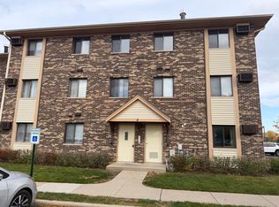 5 Parkside Ct APT 13, Vernon Hills, IL 60061
