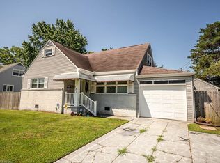 725 Holladay Ln, Virginia Beach, VA 23455