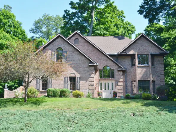 4214 Stone Bridge Dr, Springfield, OH 45504