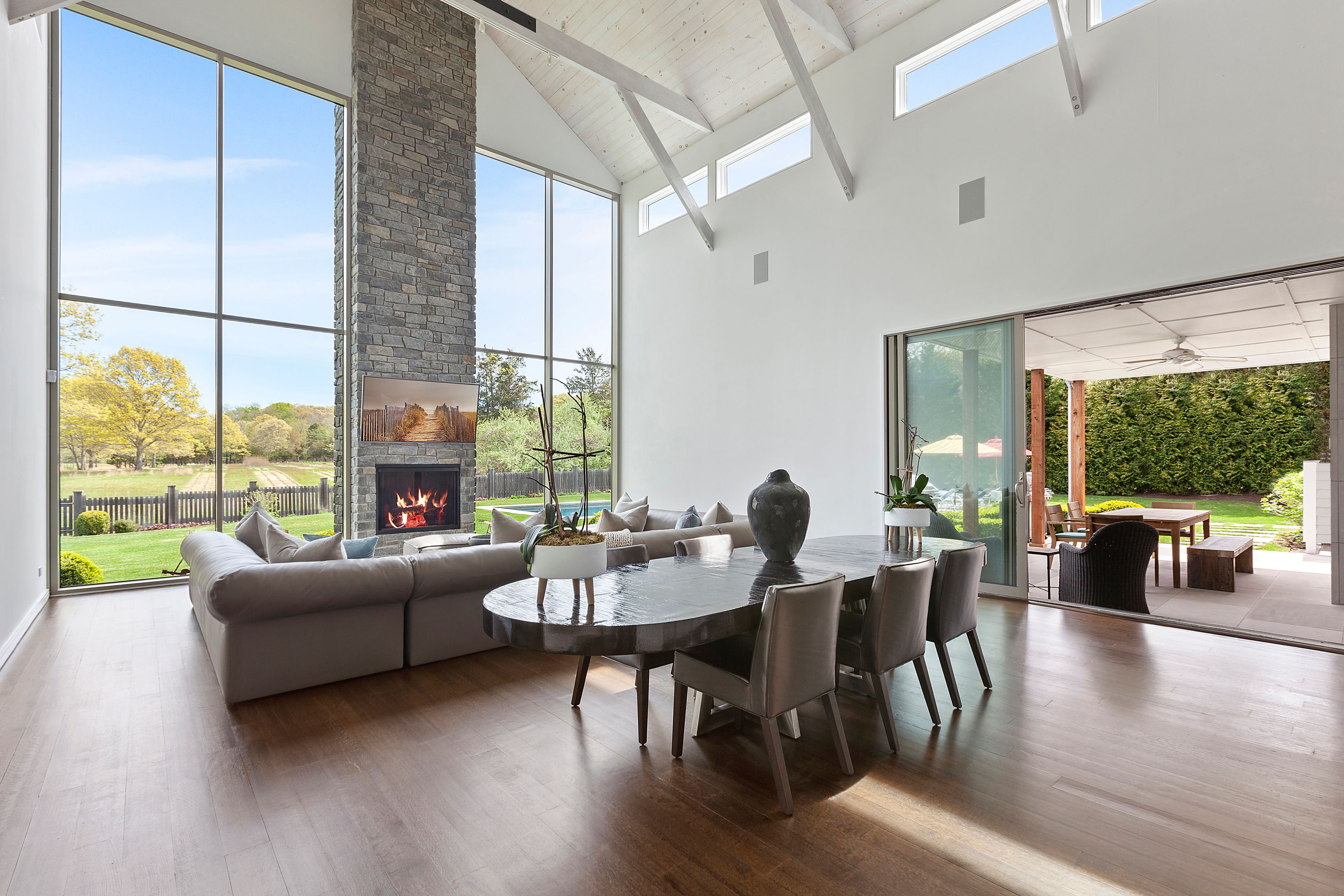 9 Roberts Ln in East Hampton Out East