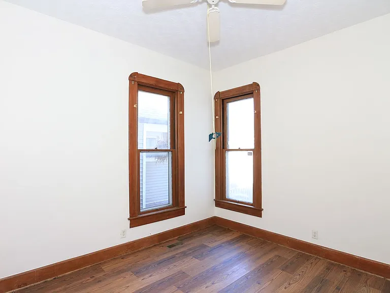 401 Lincoln St — Photo 10