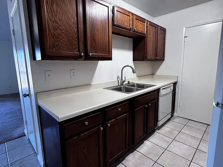 8000 University Ave #402 — Photo 9