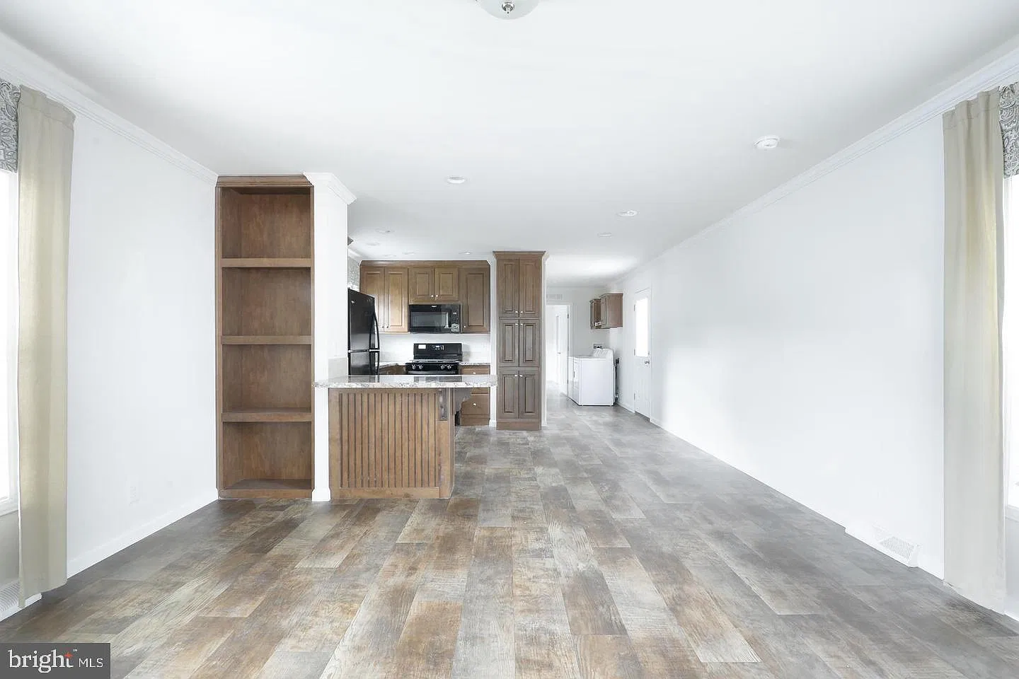 1 bed, 1.0 bath, 928 sqft, $1,350 — Photo 2