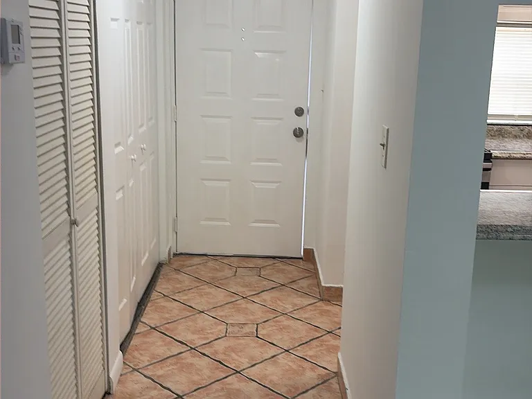 8540 N Sherman Cir #504 — Photo 2