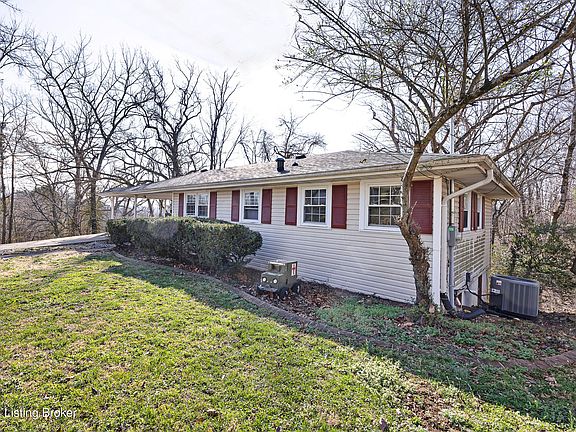 2nd image of 105 Lewis Ct