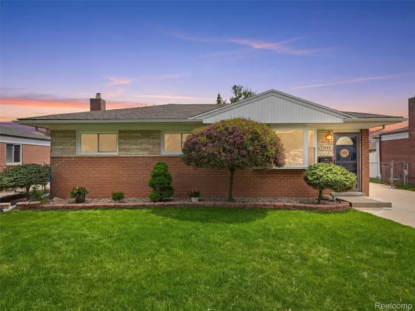 31444 Gardendale Dr, Warren, MI 48088