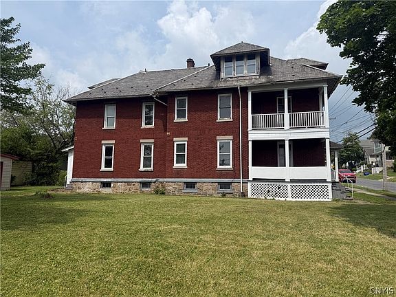 2nd image of 1203 Noyes St