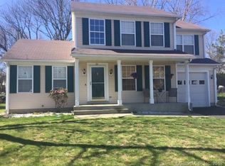24 Chestnut Ln, Milford, CT 06461