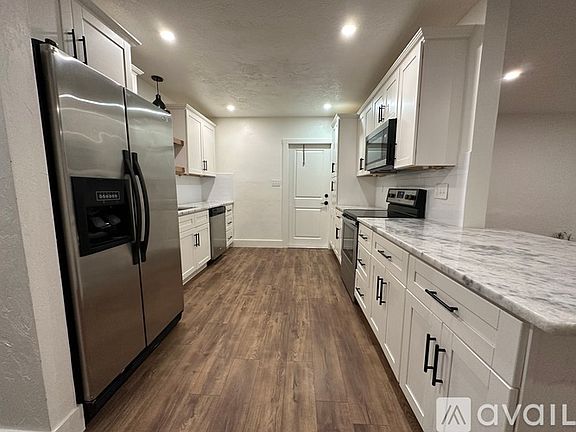 2nd image of 5530 Seville Rd