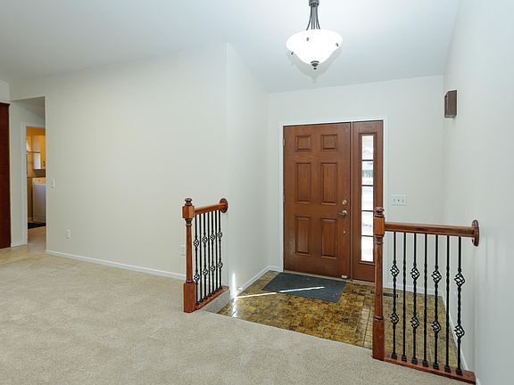 127 Maple Circle-103