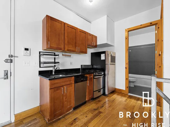 543 Madison Street image 6 of 10