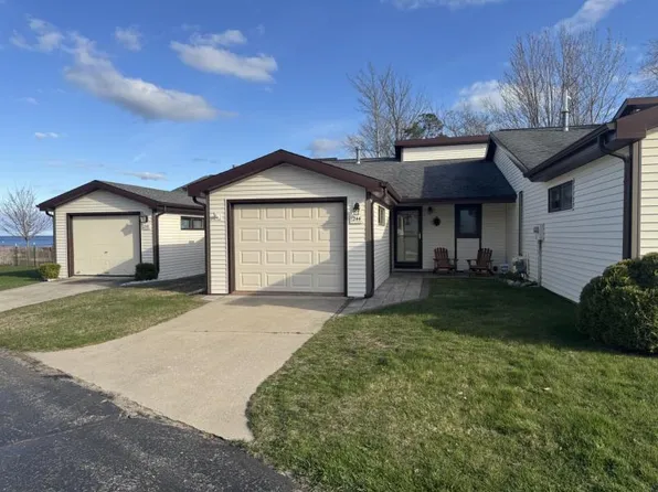 244 E Water St, Oscoda, MI 48750