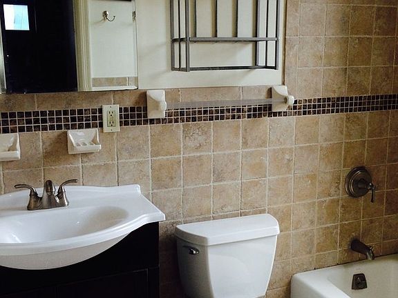 3rd image of 13 E 17th St APT 9