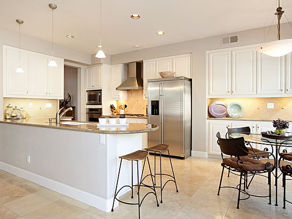 4th image of 4566 Da Vinci St