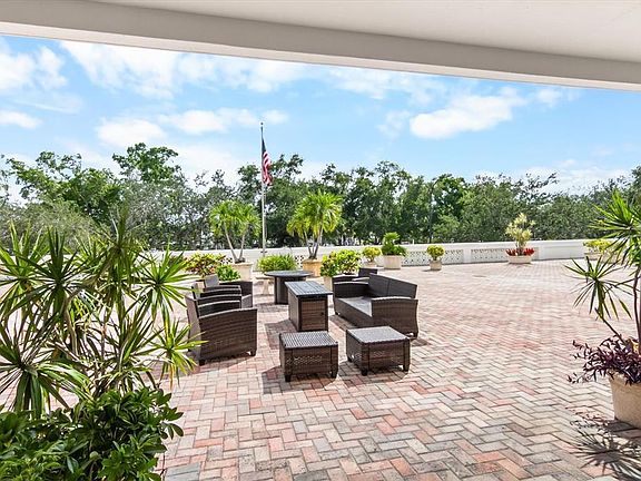 3rd image of 33 S GULFSTREAM AVENUE #305