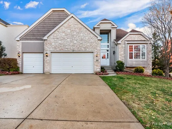 323 English Oak Ln, Streamwood, IL 60107