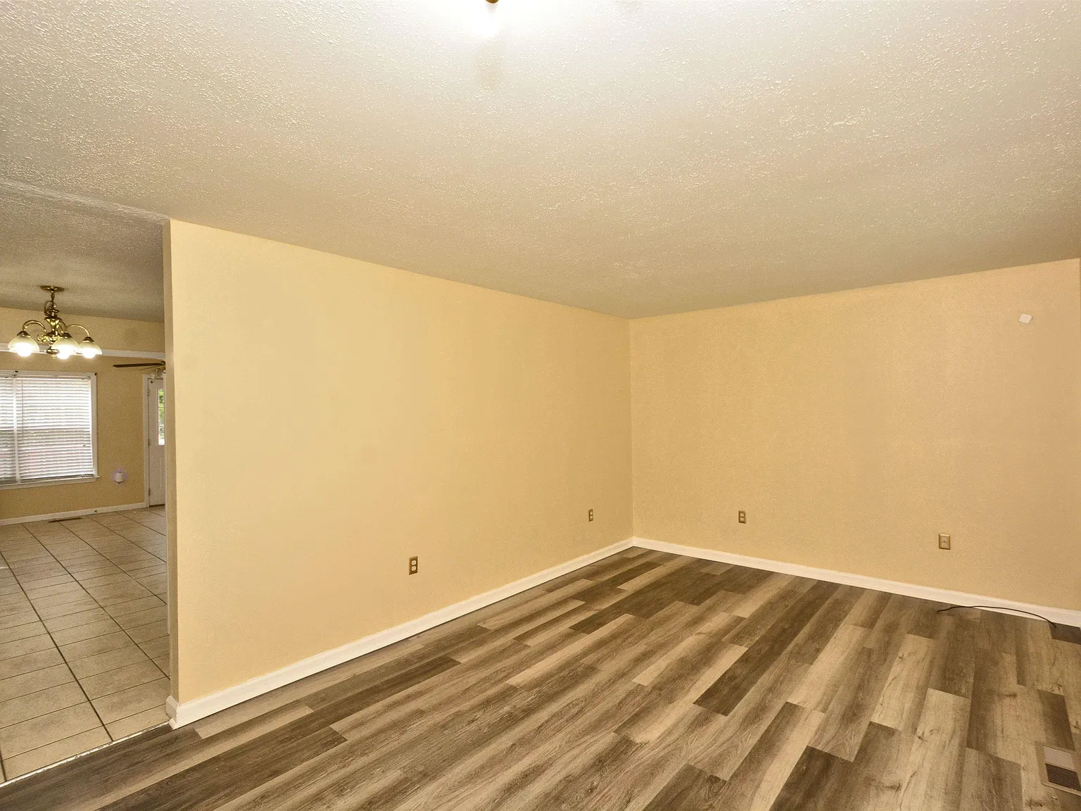 5 bed, 3.0 bath, $2,300 — Photo 4