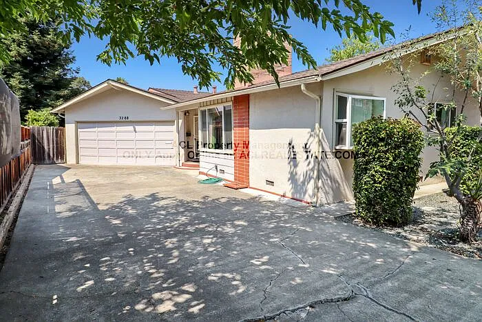 3288 Kelly St photo 1