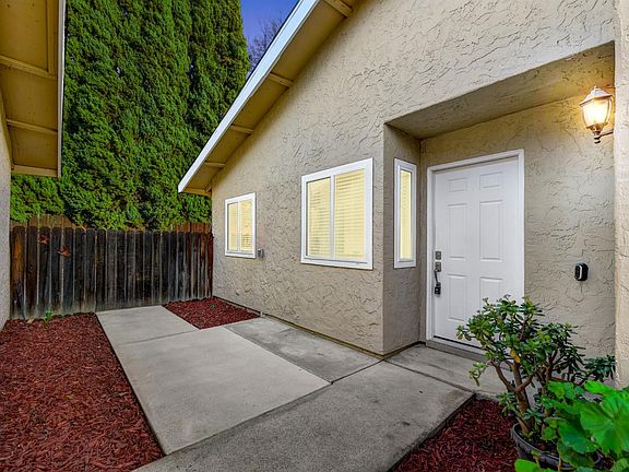 5th image of 8300 Juglans Dr