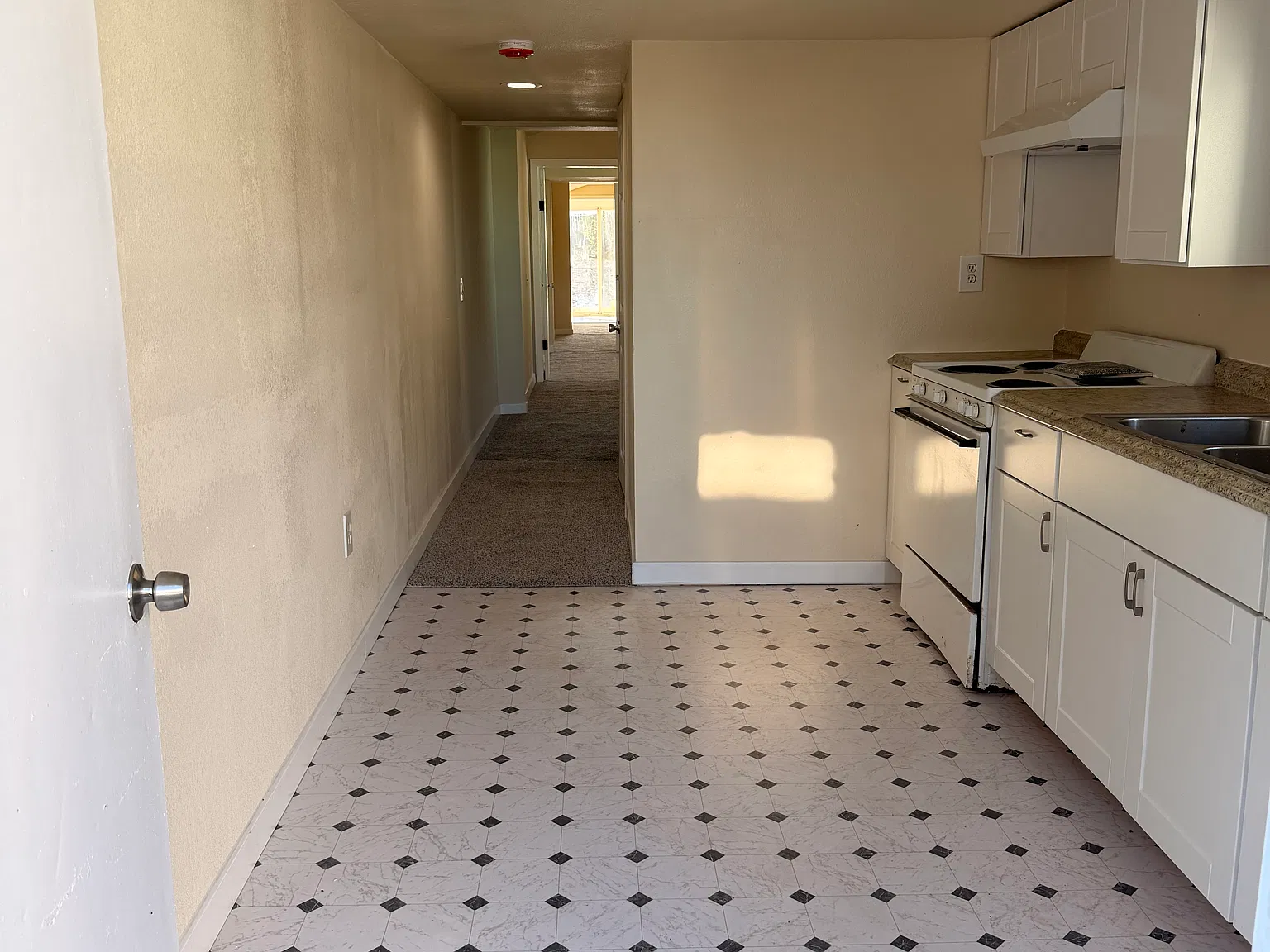 2 bed, 600 sqft, $1,395 — Photo 2