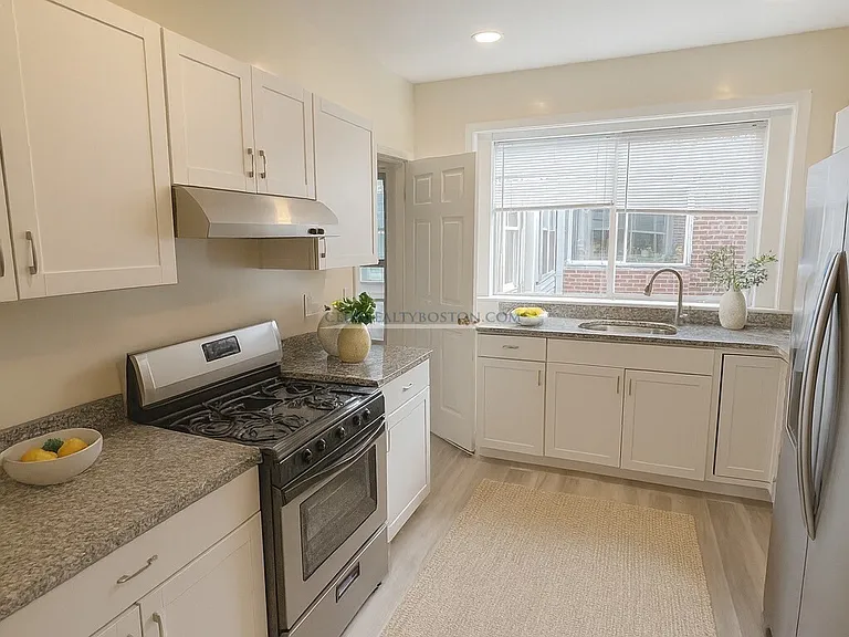 811 Washington St #3 — Photo 1