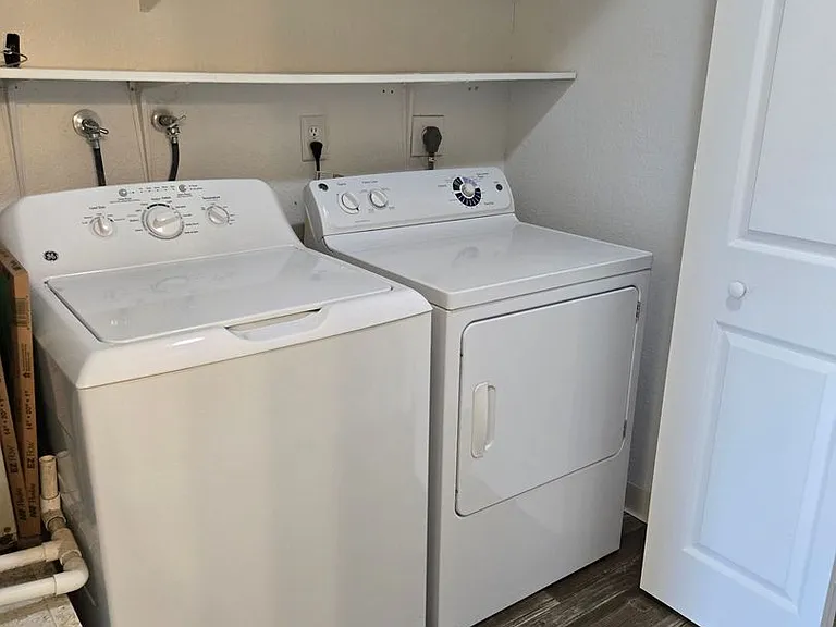 Heights Square Apartments! — Photo 21