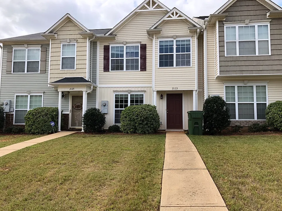2123 Cobblestone Dr