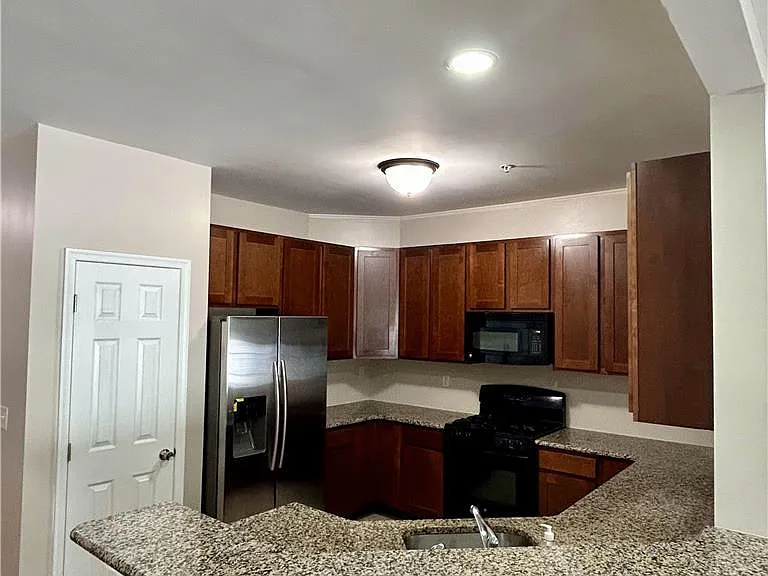 306 Milkweed Dr — Photo 2