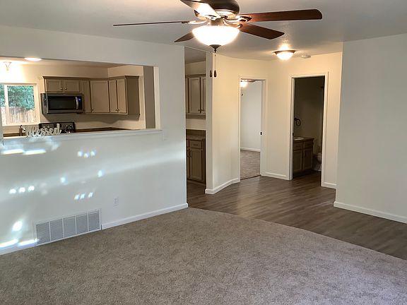 4th image of 619 N Pikes Peak Ave