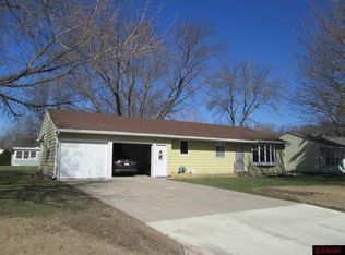 920 11th St S, Saint James, MN 56081