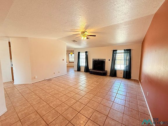 5th image of 700 Poplar St