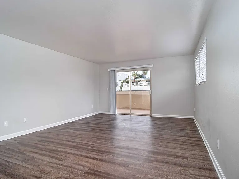 Los Robles Apartments — Photo 21