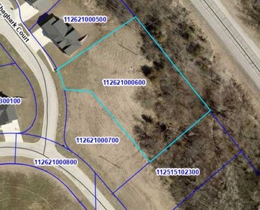 1004 Shagbark Lane Ct, Decorah, IA, 52101