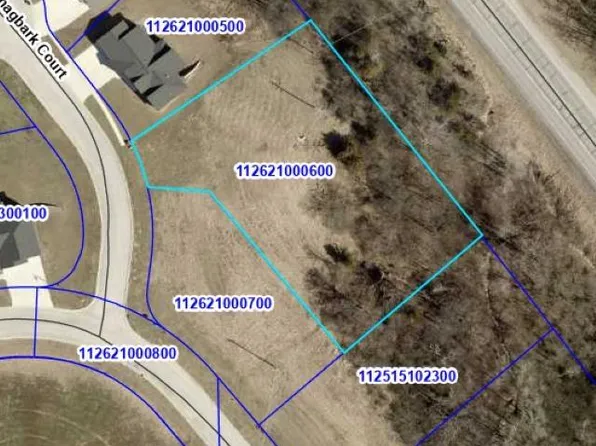 1004 Shagbark Lane Ct, Decorah, IA 52101