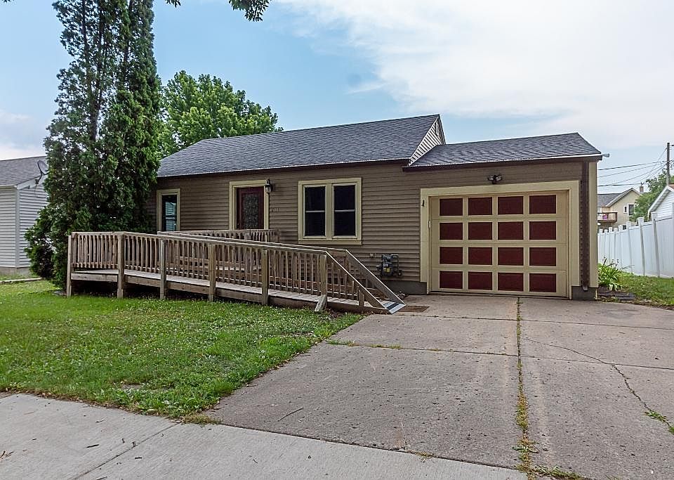 1st image of 211 S Montgomery Ave
