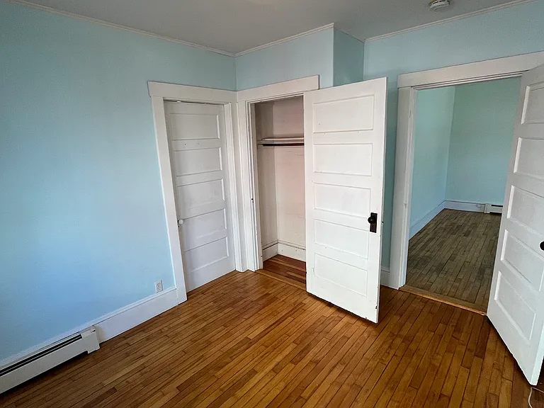 Middle Bedroom